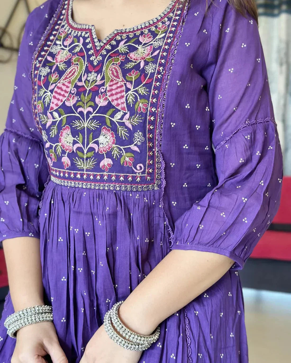 Women'S Embroidered Printed Rayyon Kurta & Pant With Malmal Dupatta Set