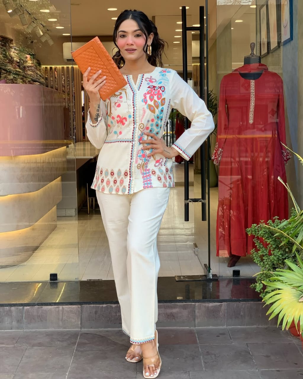 Kurta Unique Floral Embroidered Cotton White Co-Ord Set For Women