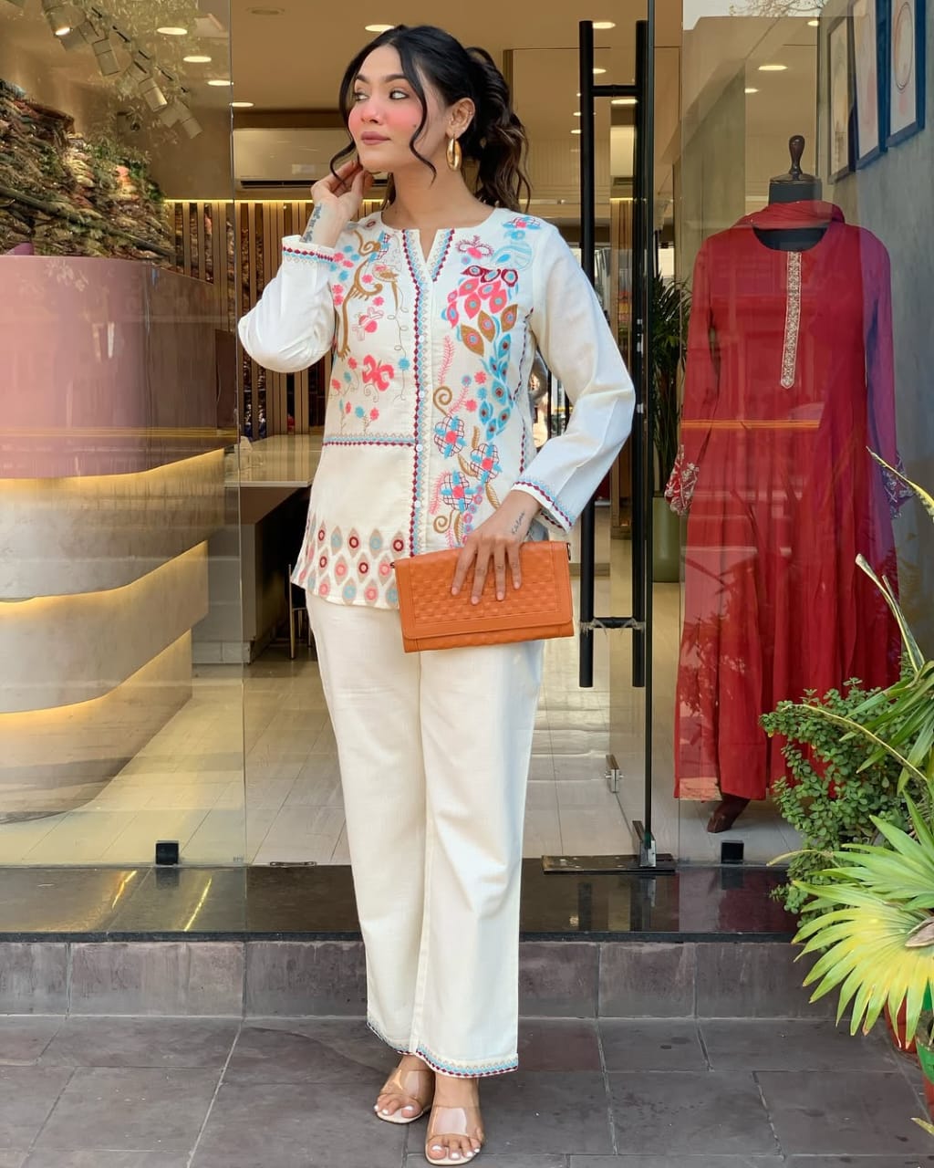 Kurta Unique Floral Embroidered Cotton White Co-Ord Set For Women