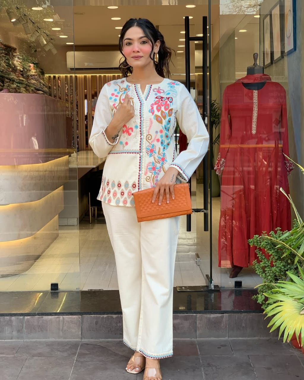 Kurta Unique Floral Embroidered Cotton White Co-Ord Set For Women