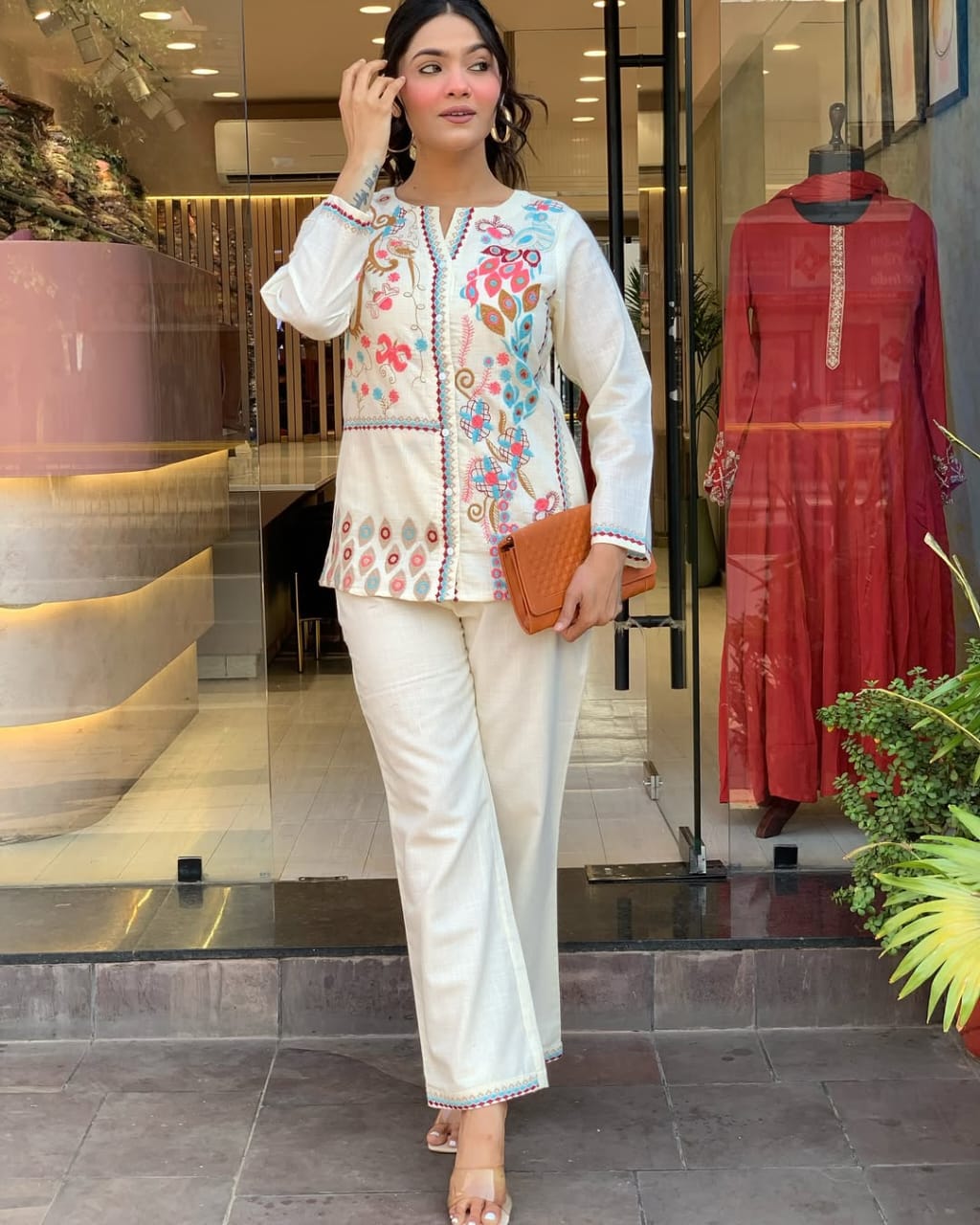 Kurta Unique Floral Embroidered Cotton White Co-Ord Set For Women